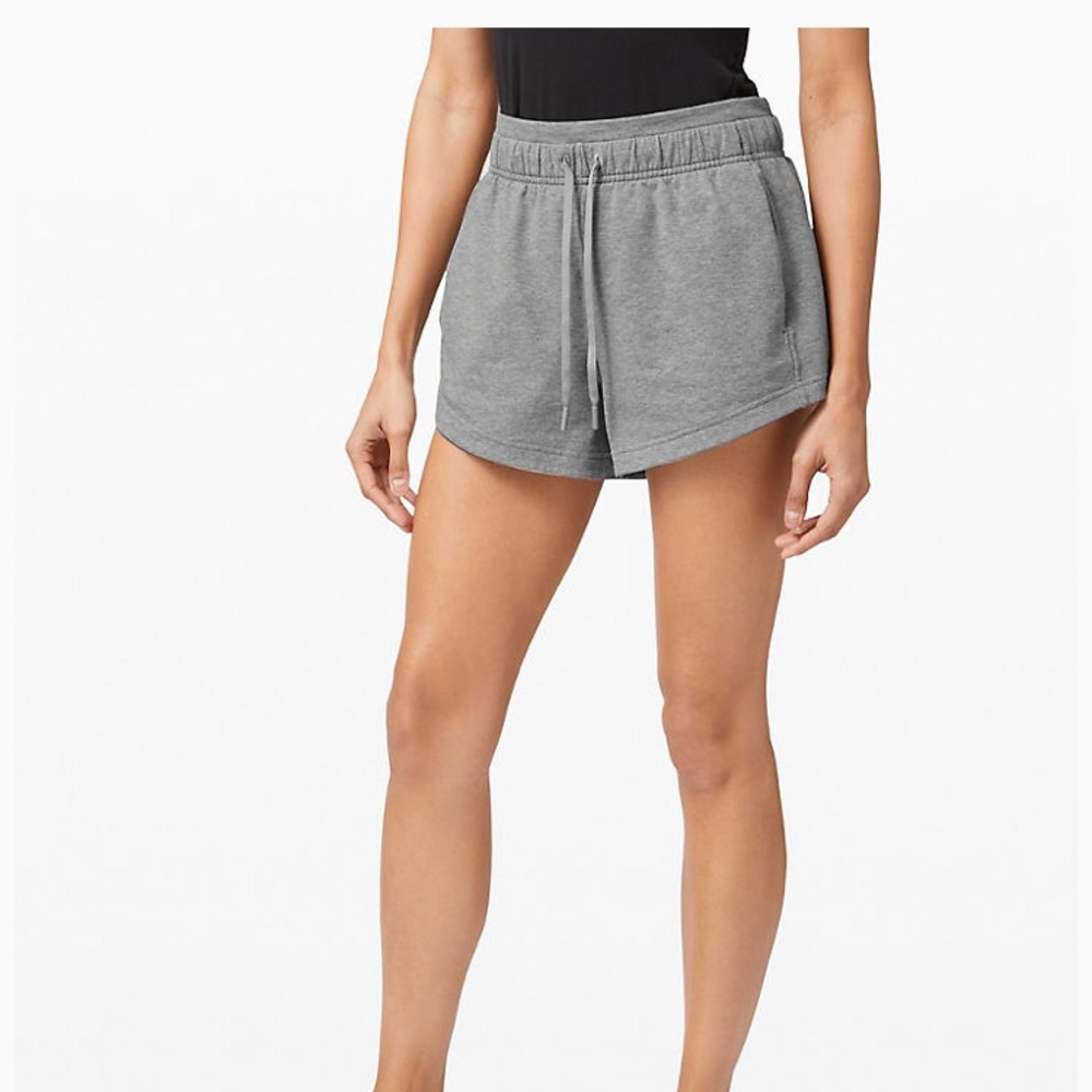 Lululemon inner glow shorts